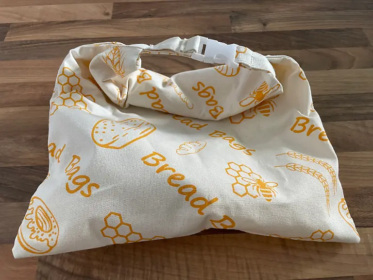 Test Brotkästen und Brotbeutel Leinenwachsbeutel kann auch ins Gefrierfach.jpg